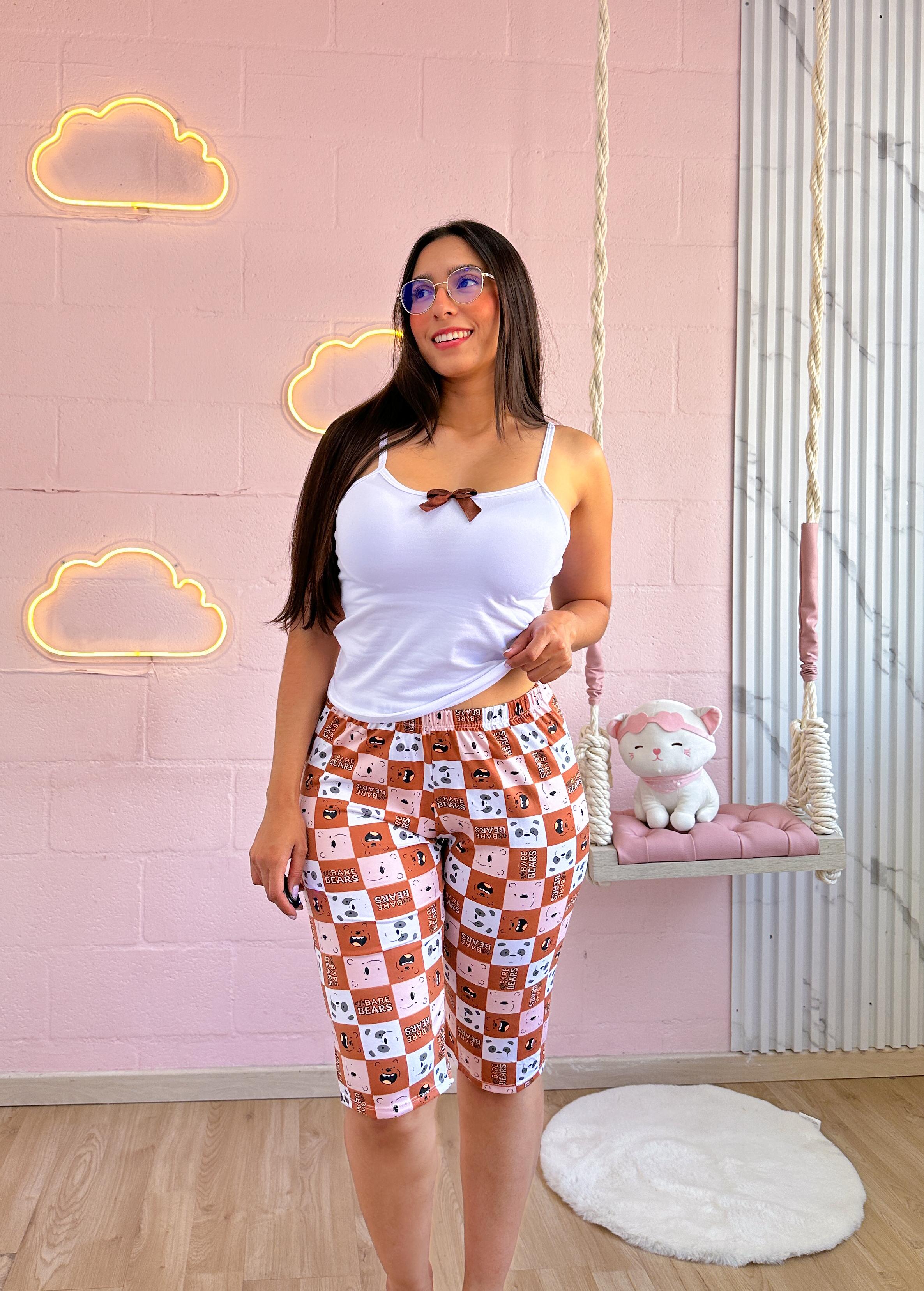 Pijama de capri con estampado y blusa de tiras