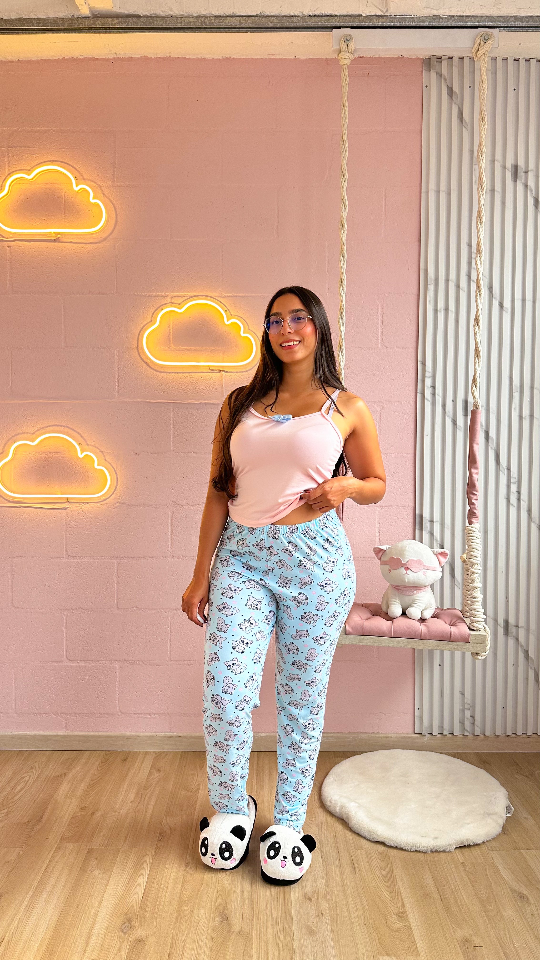 Pijama de pantalon de piel de durazno estampado y blusa de tiras
