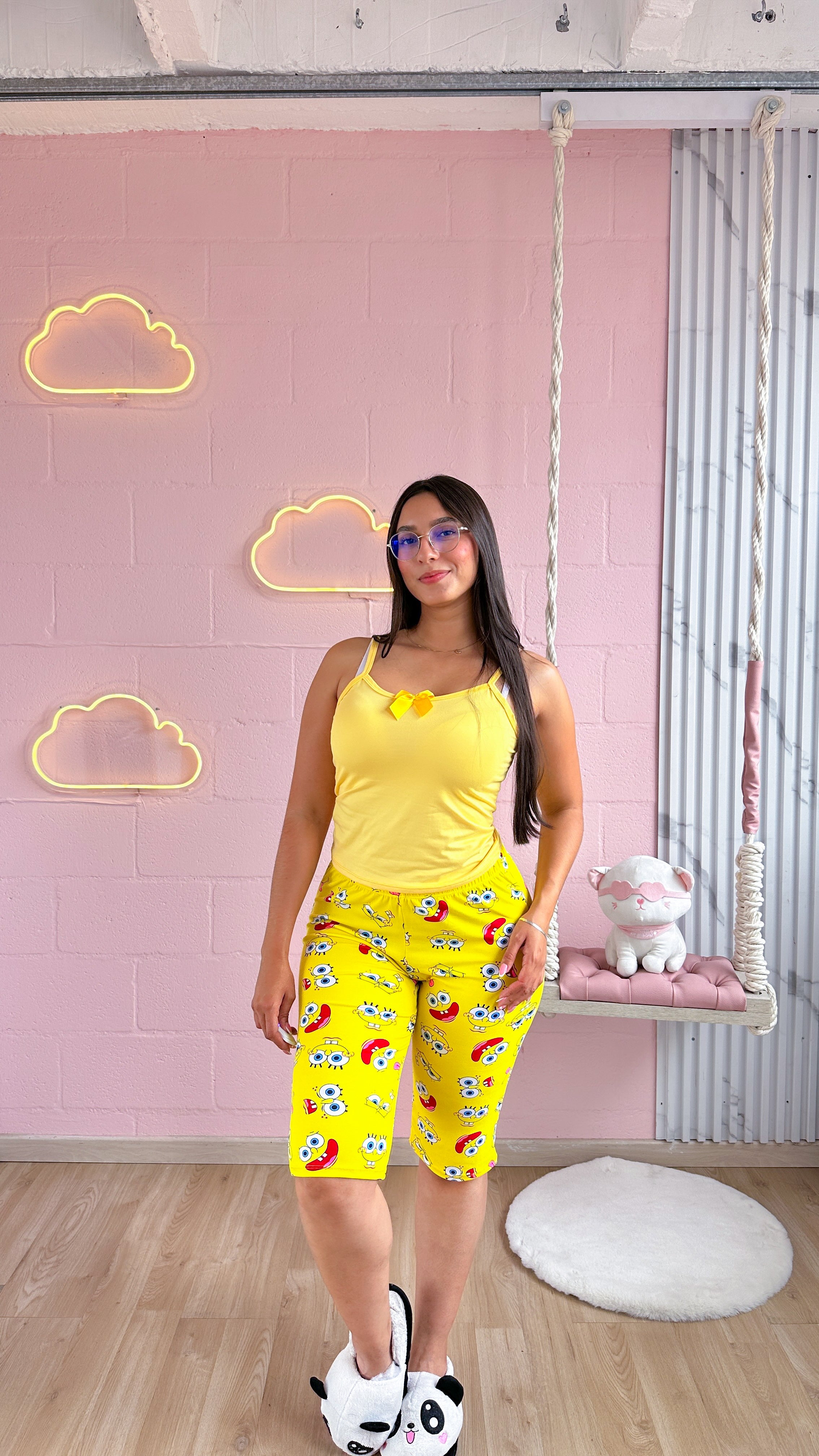 Pijama de capri con estampado y blusa de tiras