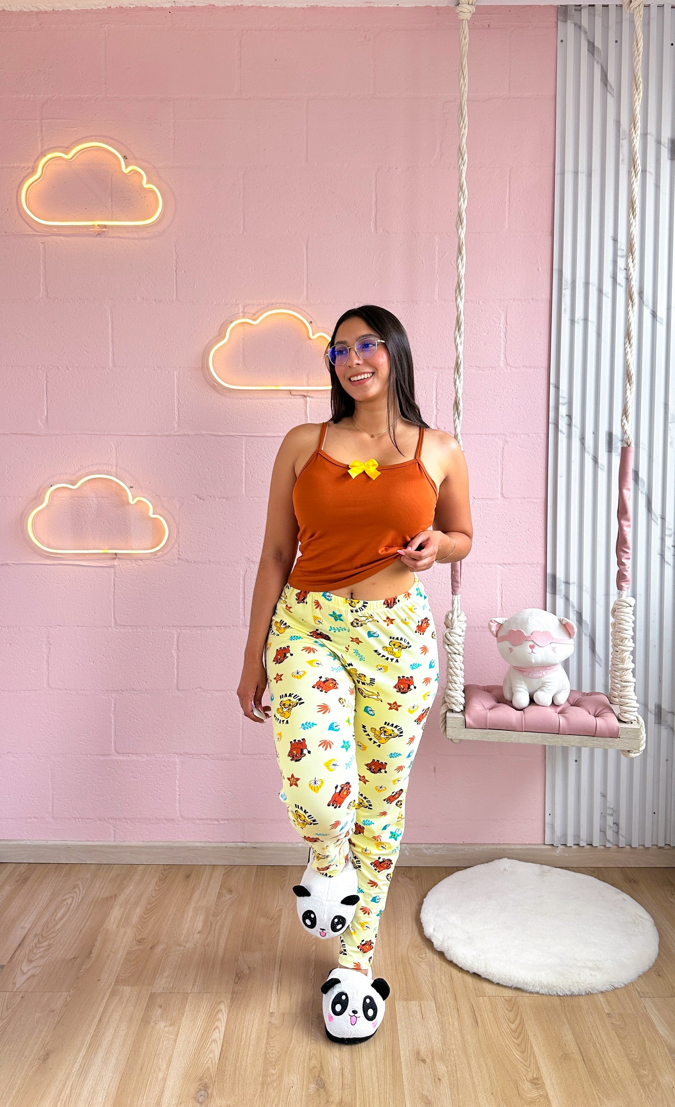 Pijama de pantalon de piel de durazno estampado y blusa de tiras