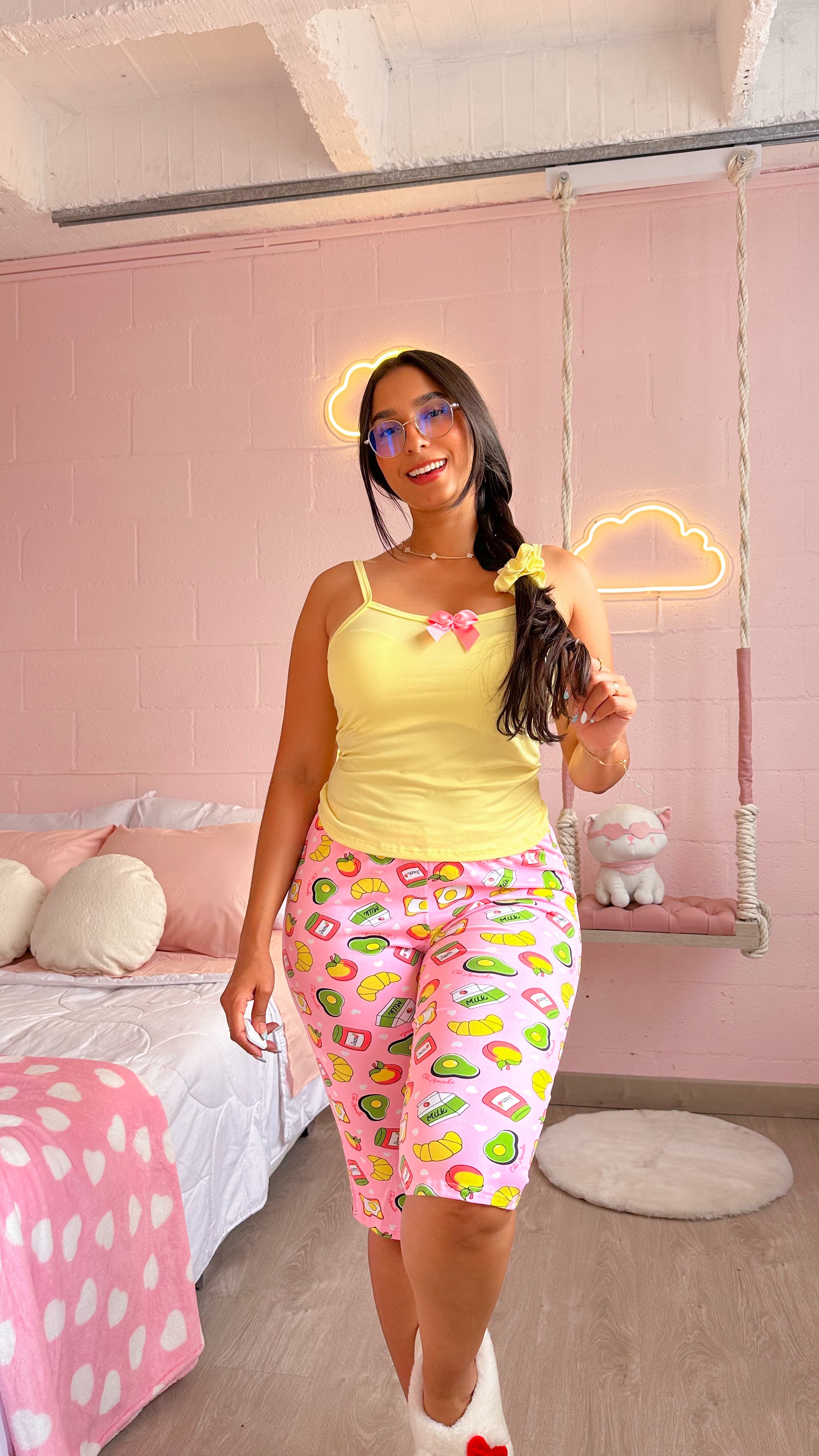 Pijama de capri con estampado y blusa de tiras